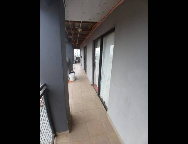 8 BEDROOM HOUSE FOR SALE IN OLIEVENHOUTBOSCH